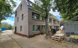 CPO Elzendal opgeleverd: houten woningen klaar voor nieuwe bewoners, Giesbers