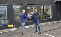 Feestelijke opening duurzame DHL CityHub in Zwanenburg, Giesbers