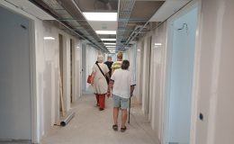 Glunderende gezichten tijdens kijkdag Planetenstraat!, Giesbers