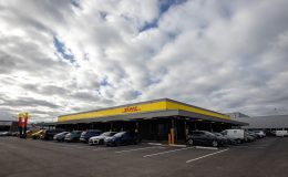 Feestelijke opening duurzame DHL CityHub in Zwanenburg, Giesbers