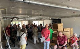 Glunderende gezichten tijdens kijkdag Planetenstraat!, Giesbers