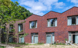 Laatste twee nieuwe woon/zorggebouwen voor bewoners Joachim en Anna gereed, Giesbers